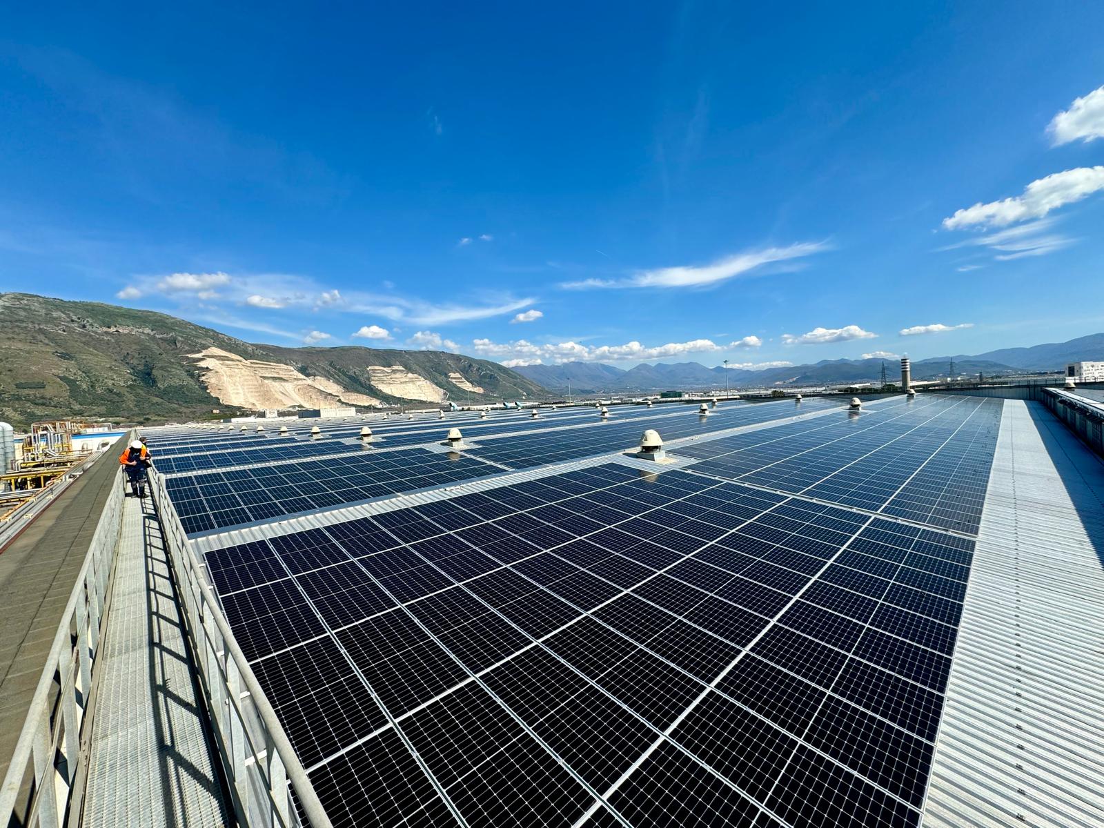 Impianto fotovoltaico su copertura industriale a Nola realizzato da Novare