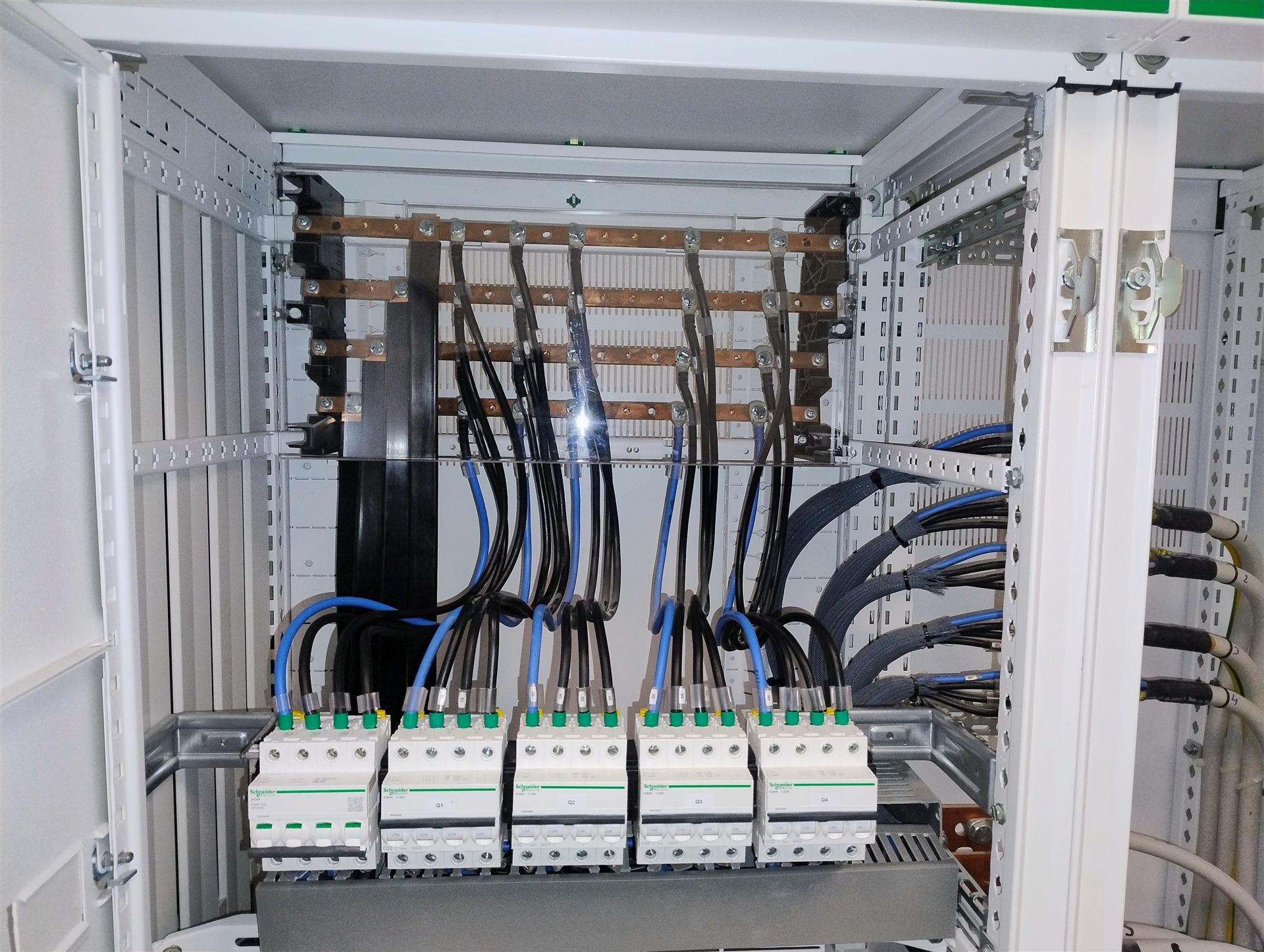 Quadro di distribuzione cablato da tecnici Novare